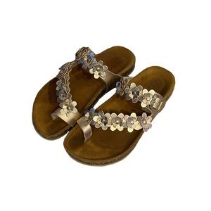 Girls sandals size 2 youth